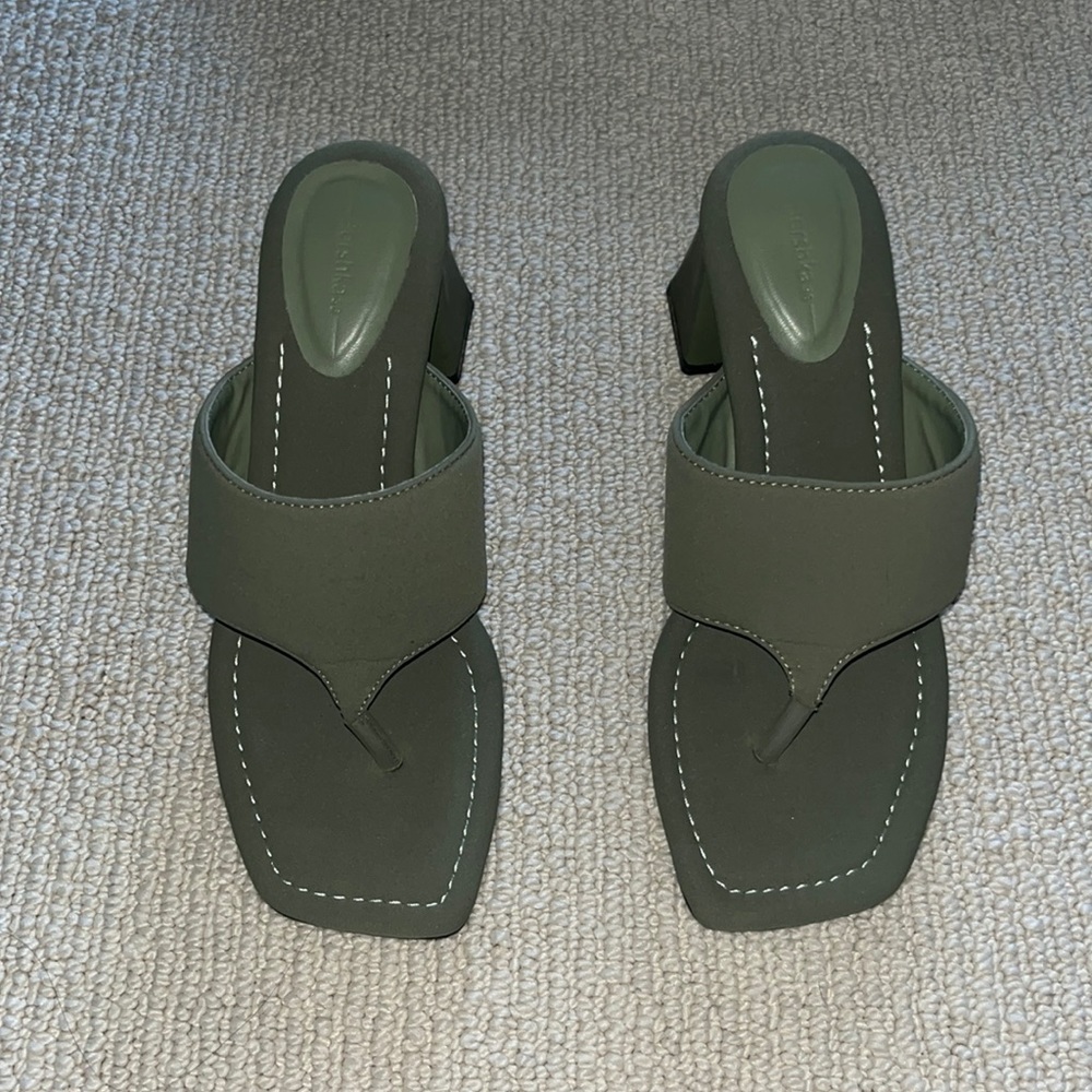 Thong Sandal Heel EU36 new without tags